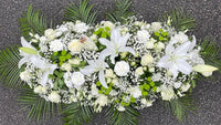 Deuil, gerbe fleurie blanche