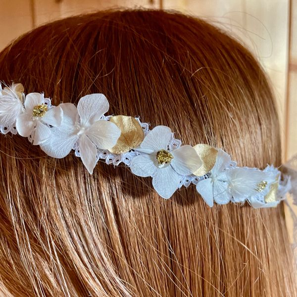 Accessoire cheveux en fleurs séchées pour Femme. couronne coiffure mariage - couronne pour cheveux mariage - couronne de cheveux mariage boheme - couronne fleurs mariage cheveux courts - couronne de fleurs cheveux coiffure mariage - accessoire mariage - accessoire mariage femme - accessoire mariage cheveux - mariage boheme - mariage boheme chic - mariage bohème champêtre couronne cheveux blanche couronne de cheveux blanche