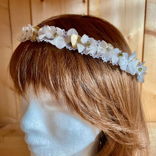 Accessoire cheveux en fleurs séchées pour Femme. couronne coiffure mariage - couronne pour cheveux mariage - couronne de cheveux mariage boheme - couronne fleurs mariage cheveux courts - couronne de fleurs cheveux coiffure mariage - accessoire mariage - accessoire mariage femme - accessoire mariage cheveux - mariage boheme - mariage boheme chic - mariage bohème champêtre couronne cheveux blanche couronne de cheveux blanche