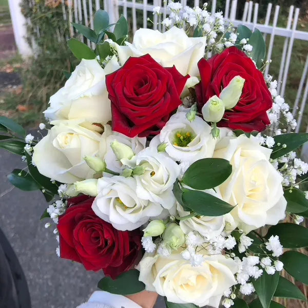 Bouquet de Mariée tons blanc/rouge