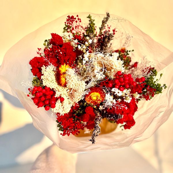 Bouquet Bohème rouge, fleurs séchées, fleurs séchées rouges, chaton et monsieur ours, Biarritz, France
