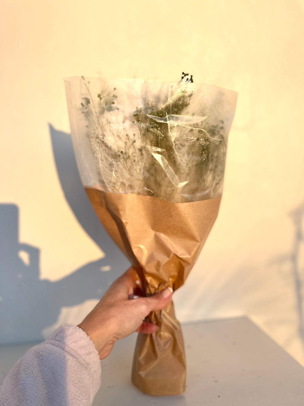 Bouquet de fleurs séchées, Bohème blanc de Chaton et Monsieur Ours situé proche de Biarritz en France Création